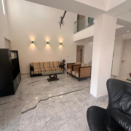 Mizzle Exotica Lonavala Appartement Buitenkant foto