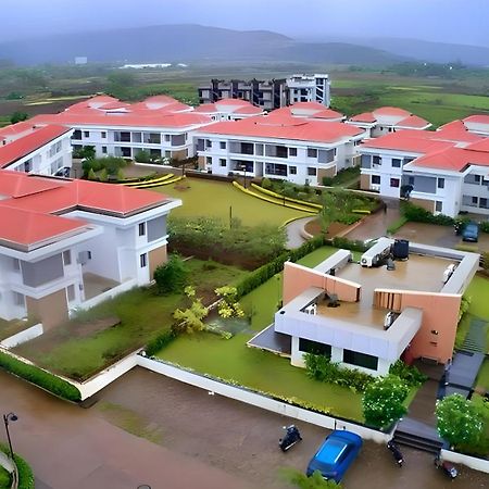 Mizzle Exotica Lonavala Appartement Buitenkant foto