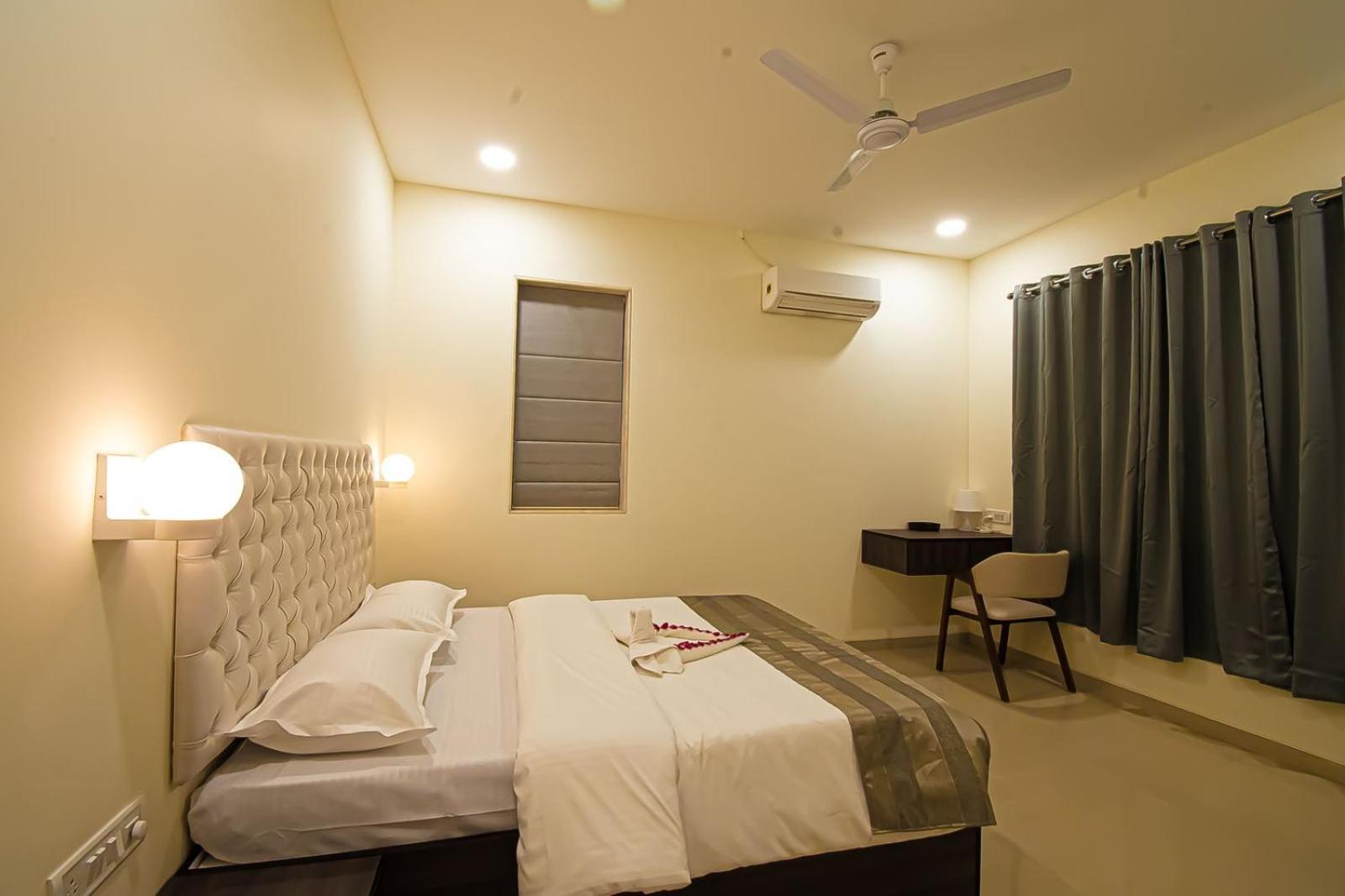 Mizzle Exotica Lonavala Appartement Buitenkant foto