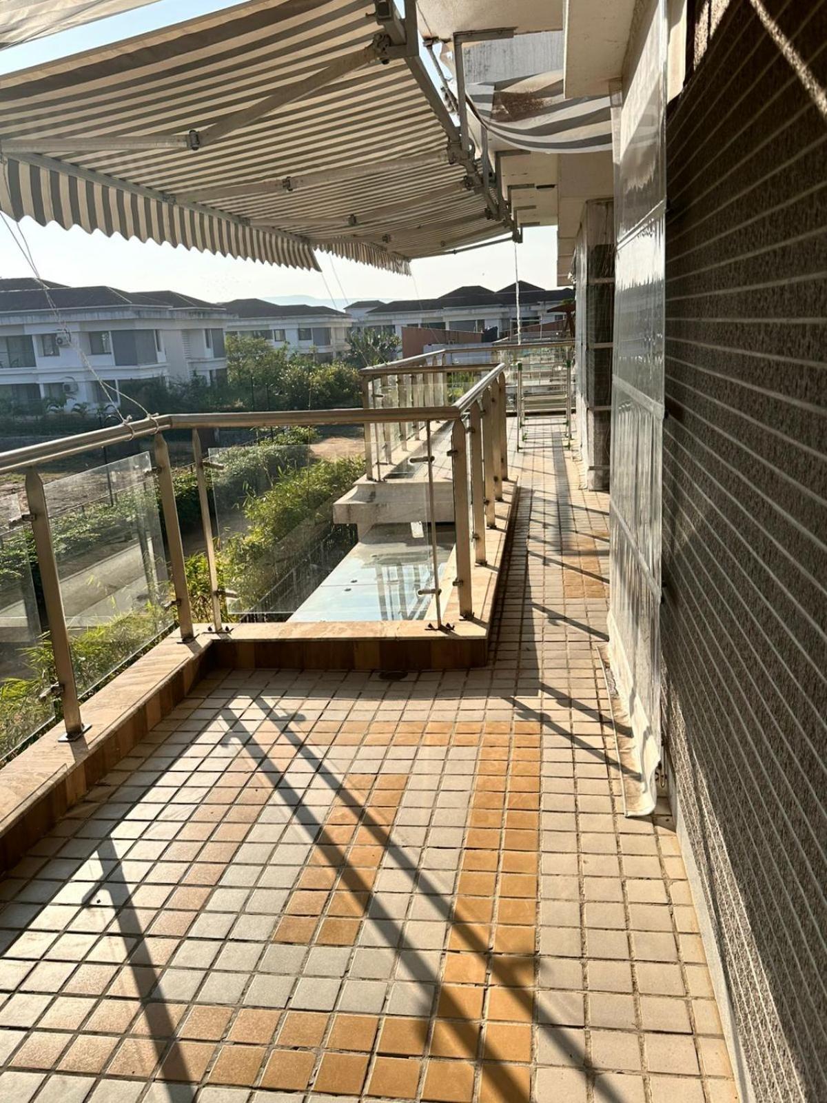Mizzle Exotica Lonavala Appartement Buitenkant foto