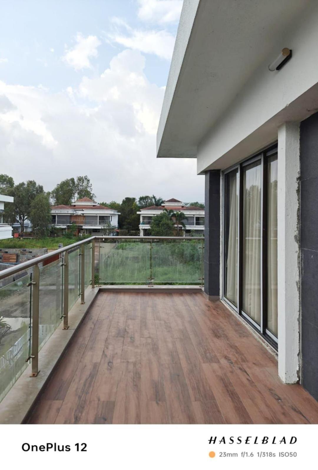 Mizzle Exotica Lonavala Appartement Buitenkant foto