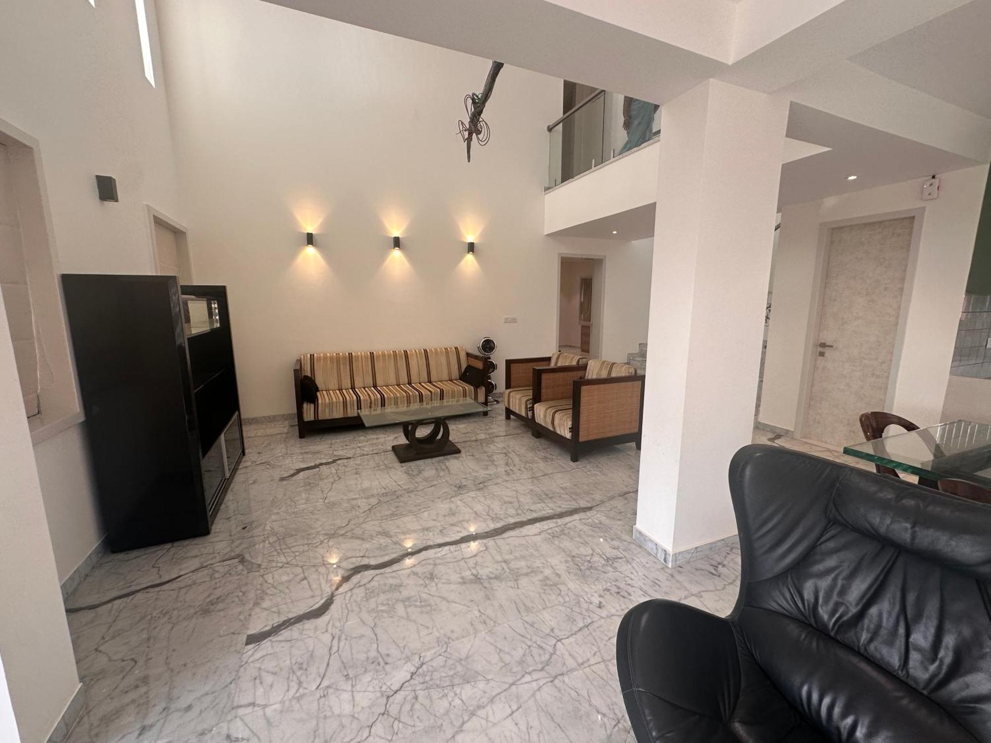 Mizzle Exotica Lonavala Appartement Buitenkant foto