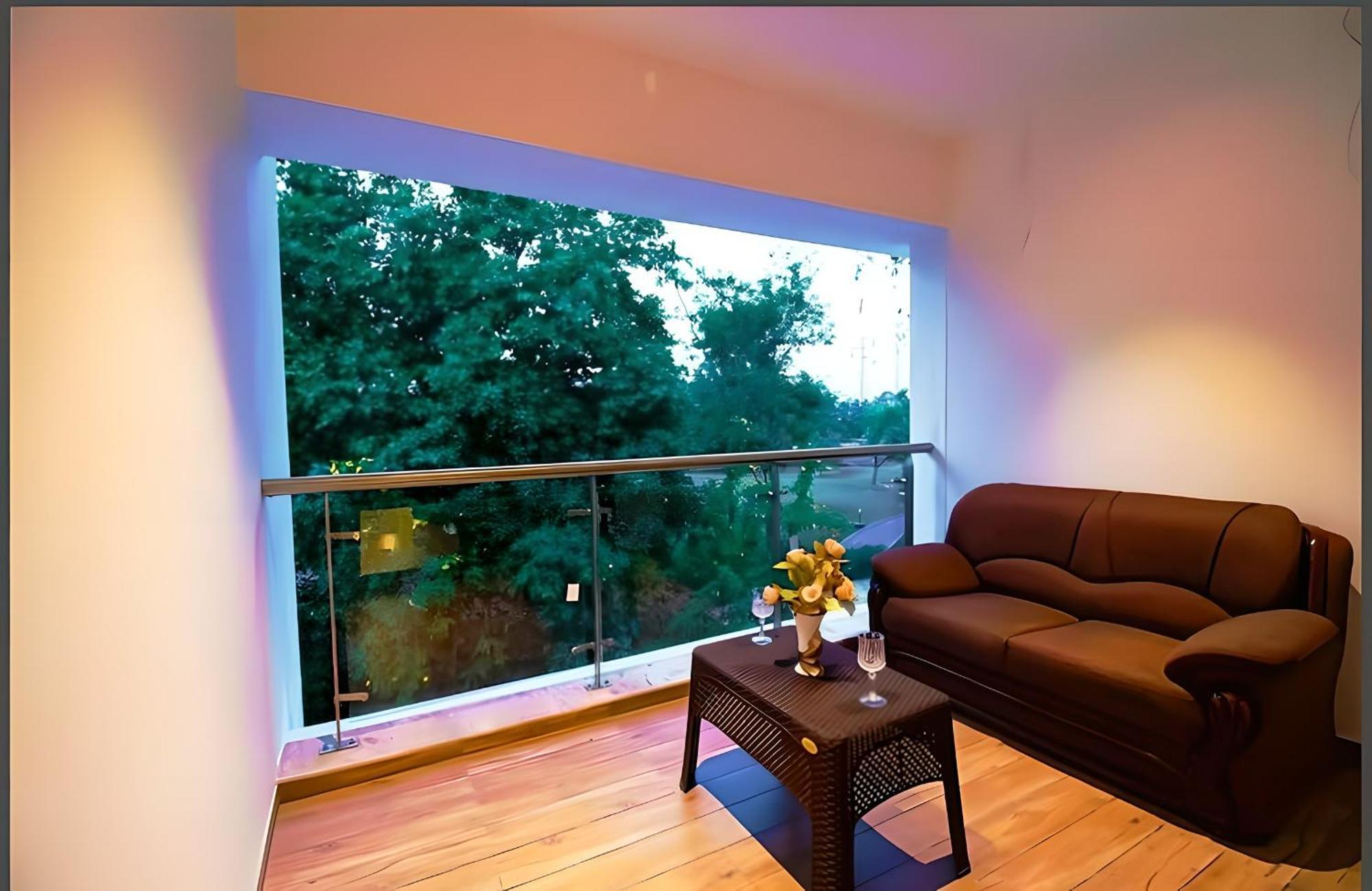 Mizzle Exotica Lonavala Appartement Buitenkant foto